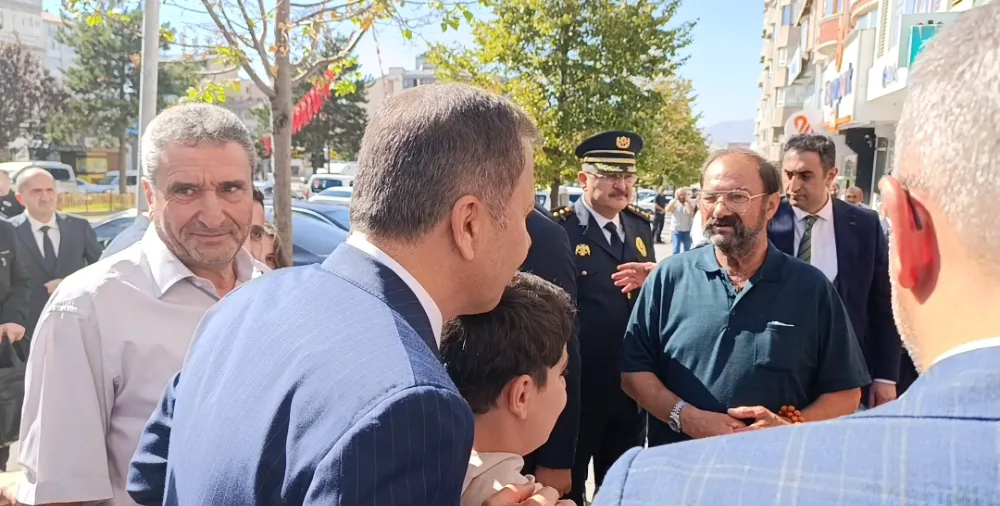 İçişleri Bakanı Ali Yerlikaya Erzurum’da Coşkuyla Karşılandı