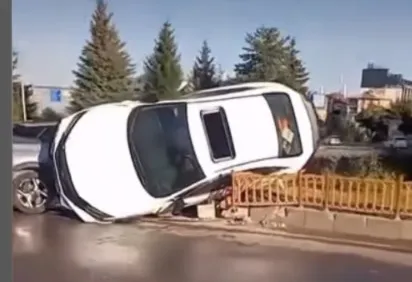 Erzurum’da Üniversite Kavşağında Kaza