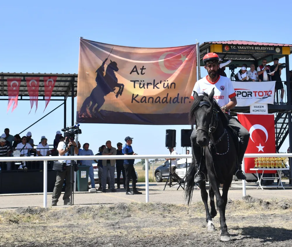 Erzurum’da Geleneksel Rahvan At Yarışları Coşkusu